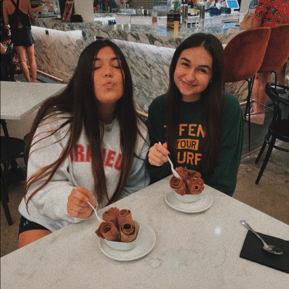 Meet your Posher, Casie